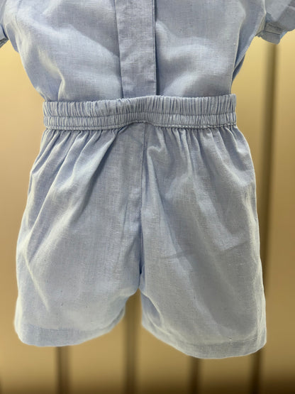 Conjunto Bebê Body, Bermuda e  Suspensório Cambraia Linho de Algodão Azul Claro - Um Mais Um