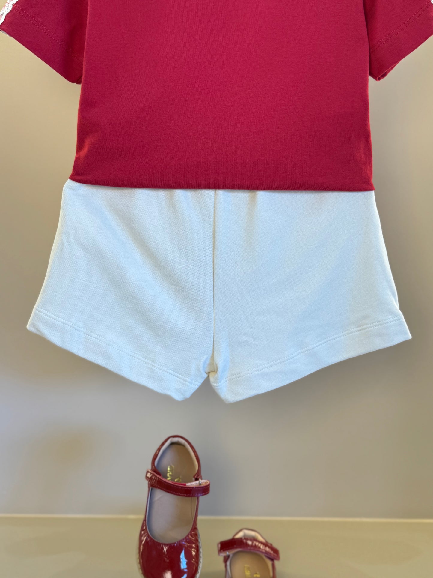 Conjunto Infantil Blusa Berry Patches Minnie e Shorts Bege - Animê Petite