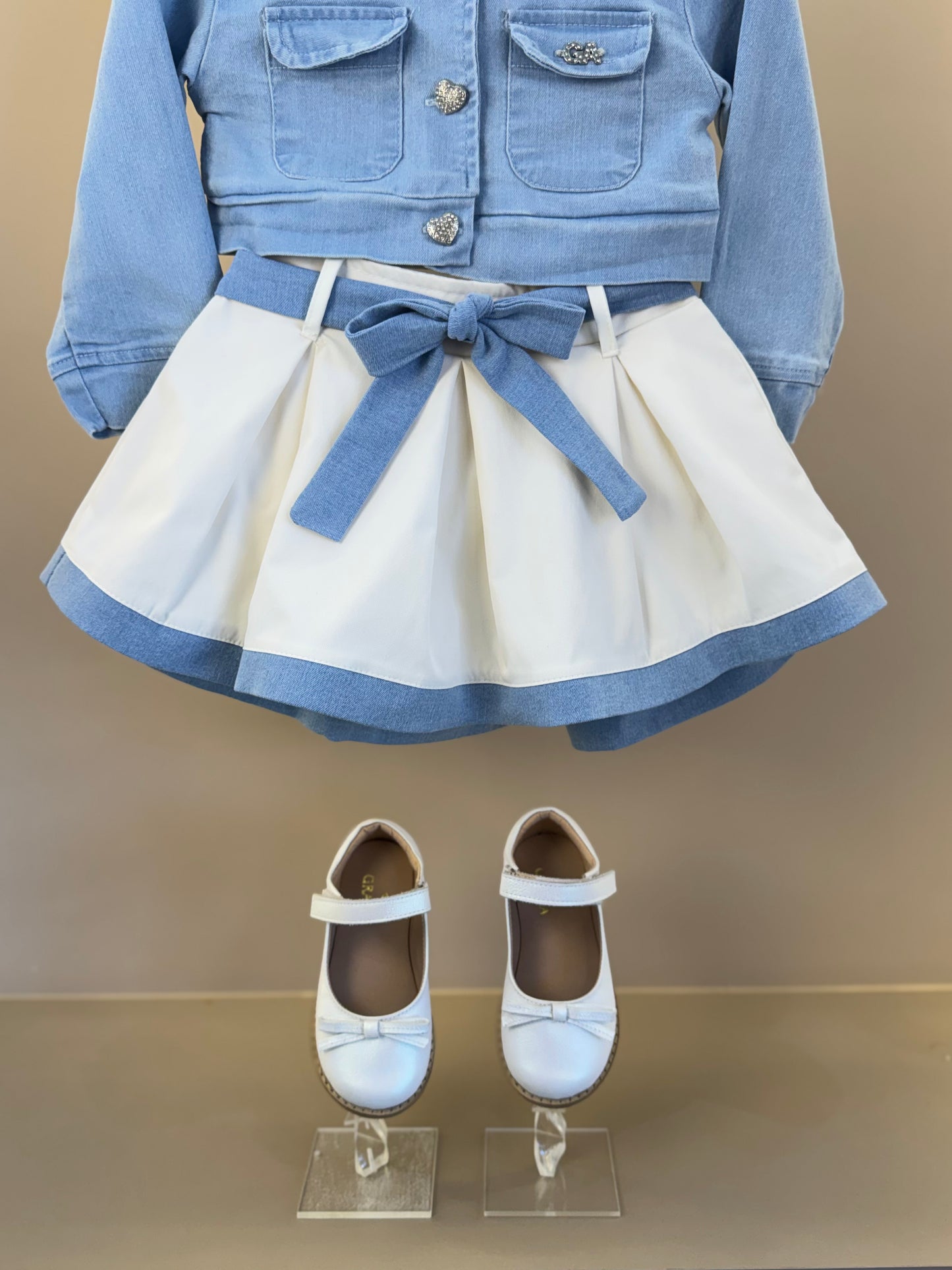 Conjunto Infantil Casaco Jeans e Saia de Pregas Branco - Gabriela Aquarela
