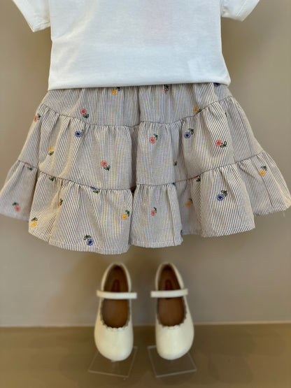 Conjunto Infantil blusa Gola Babado e Saia Tricoline Listrada Com Bordado - Um Mais Um