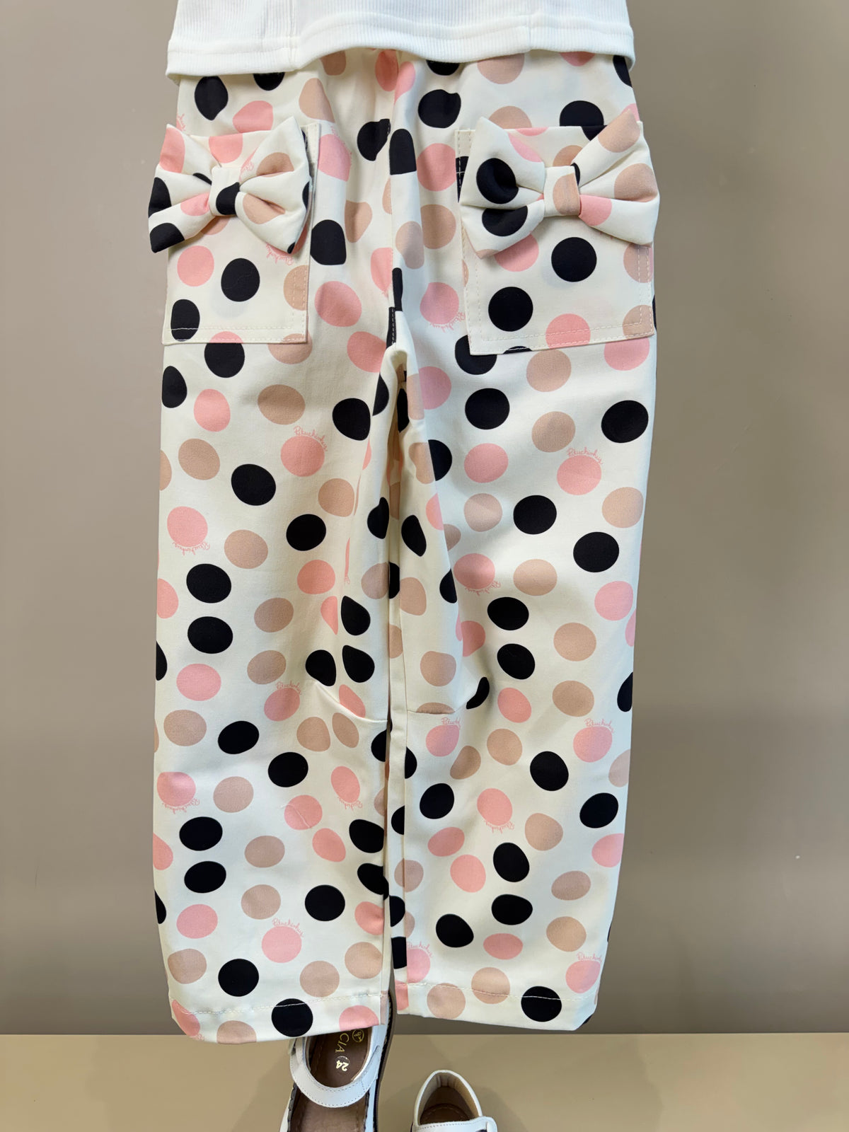 Conjunto Infantil Regata Ursinha Vestido de Poá e Calça Infantil Baggy Sarja Estampa Poá Bolsos Com Laços - Pituchinhus