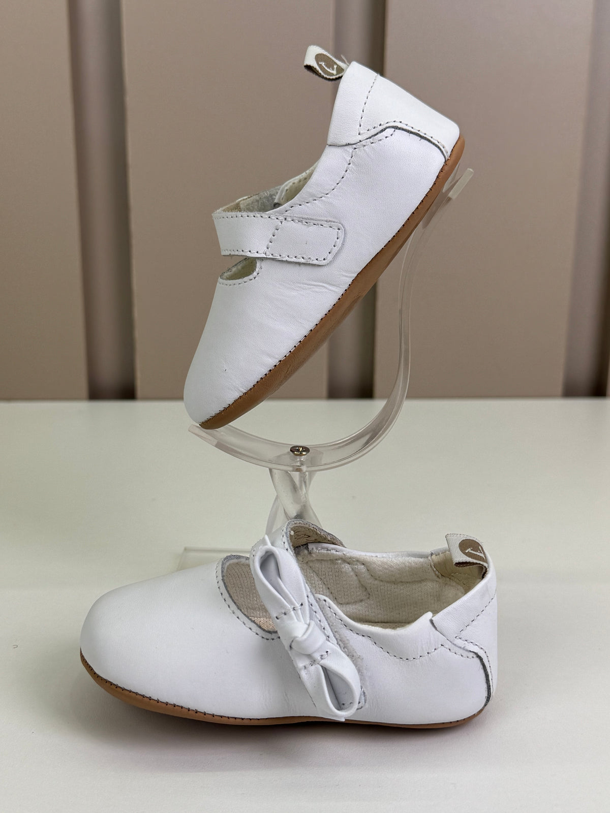 Sapatinho Bebê Gift Couro Branco - Tip Toey Joey
