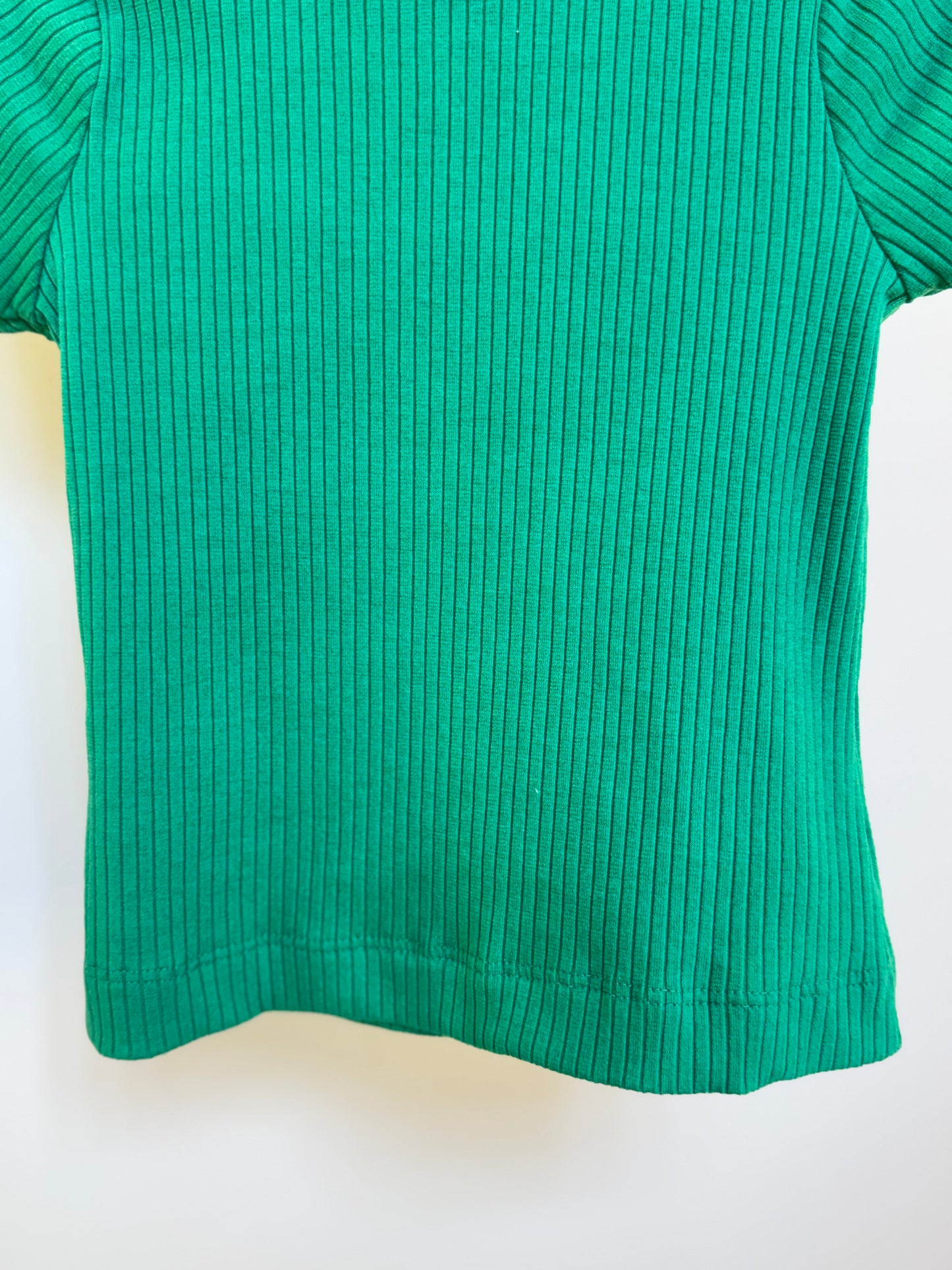 Conjunto Infantil Blusa Canelada Essentials e Saia Tweed Xadrez Verde -Animê