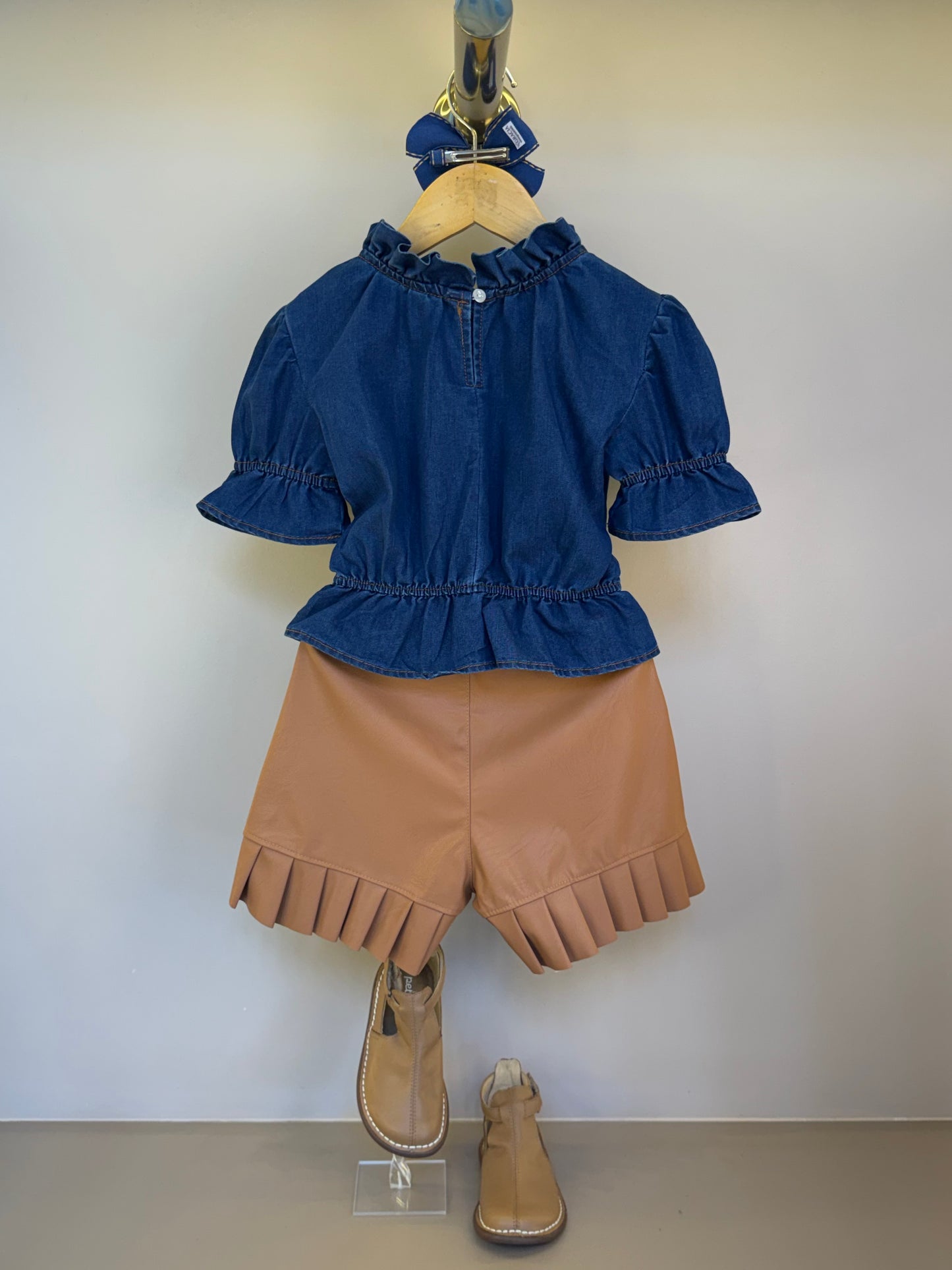 Conjunto Infantil Blusa Jeans Peplum e Shorts Couro Tech Botões - Luluzinha