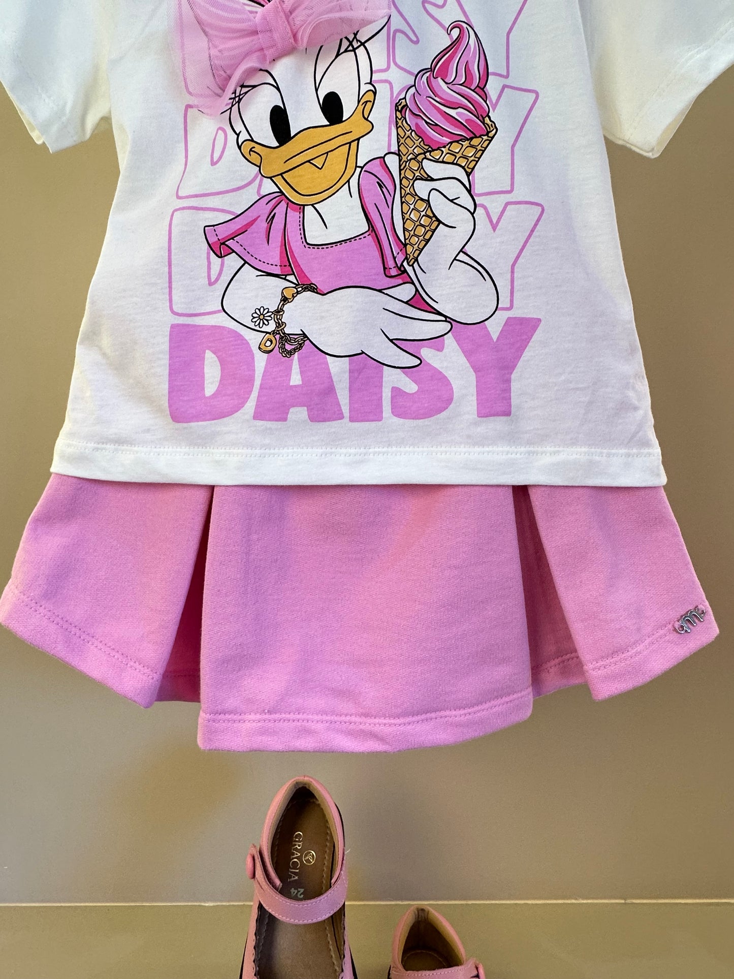 Conjunto Infantil Blusa Daisy Duck Com Laço e Shorts Saia Com Cós de Elástico - Momi