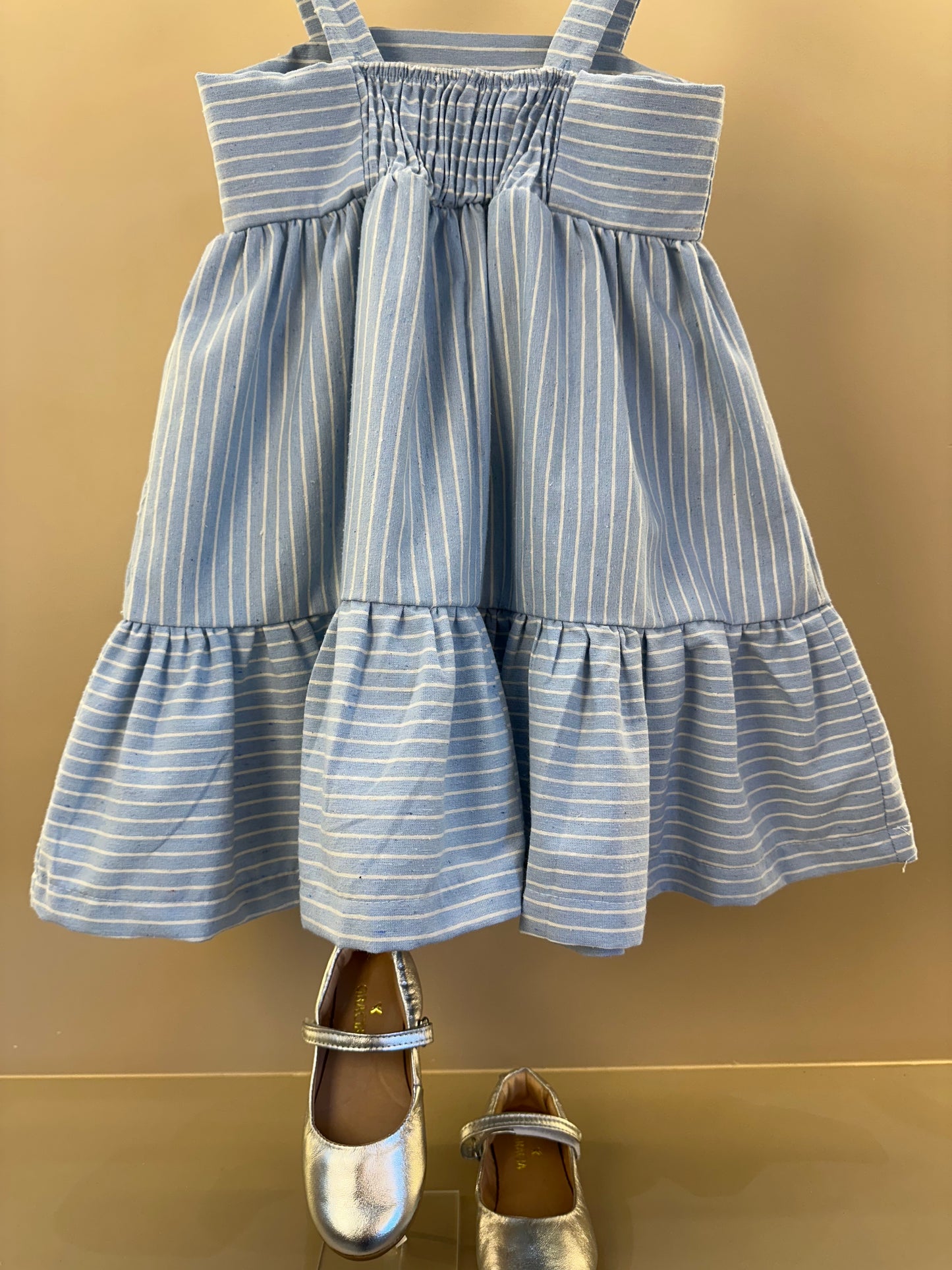 Vestido Infantil Rodado Alças Largas Saia Aplicado Na Frente
