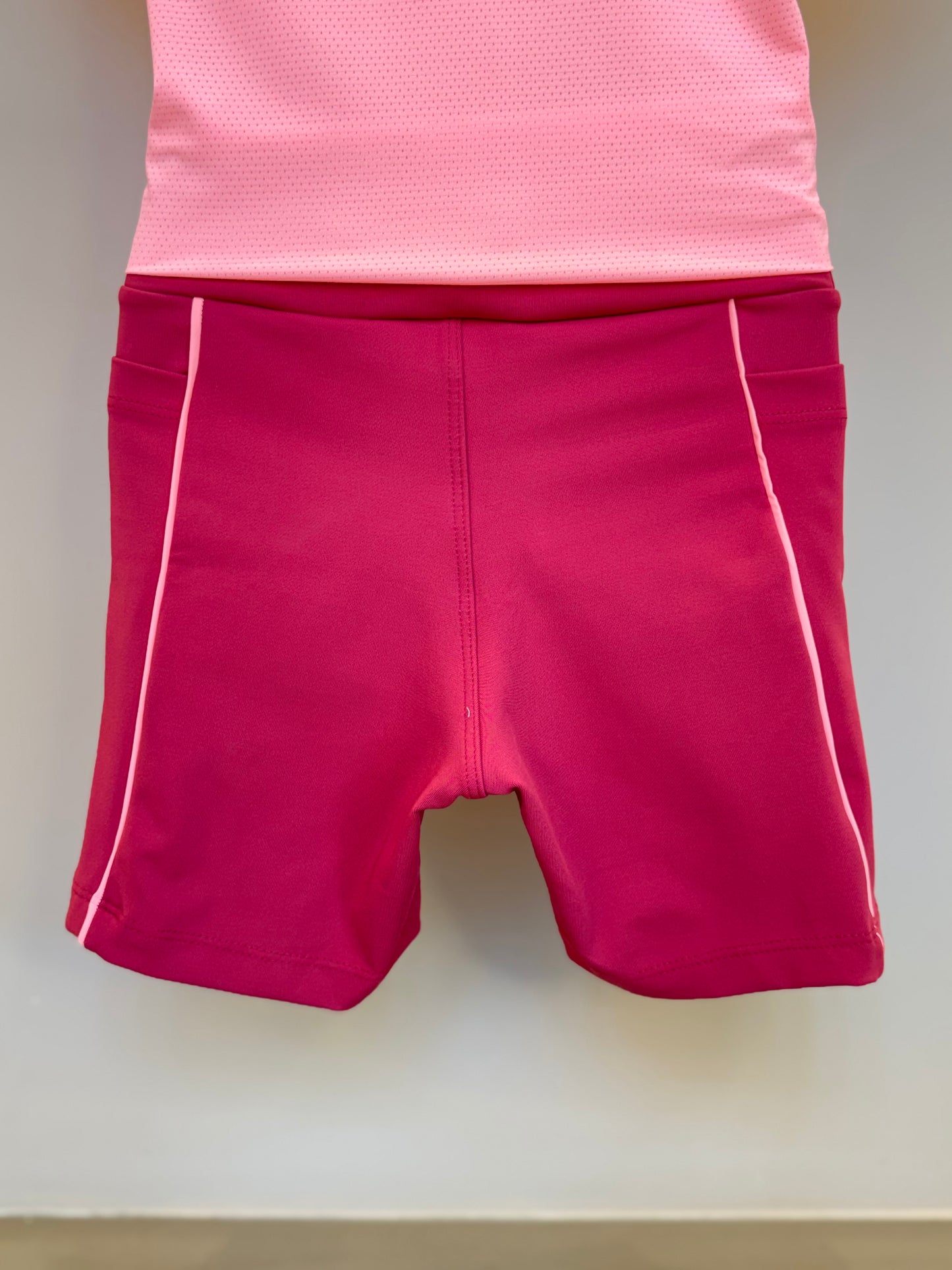 Conjunto Infantil Blusa Maria Sakay Brincadeira Coral e Bermuda Isis Brincadeira Romã - Siri Sport