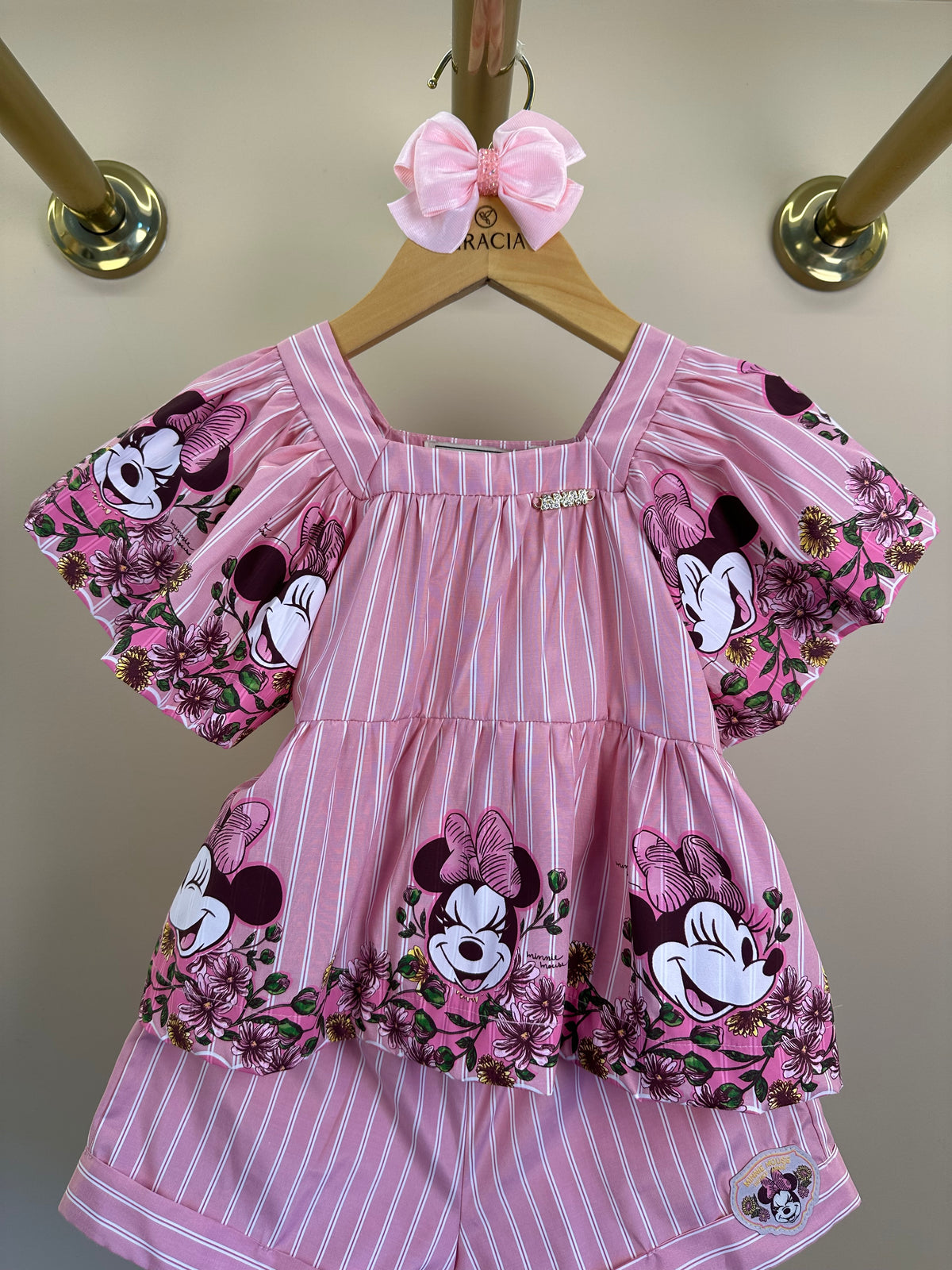 Conjunto Infantil Rosa Listrado Blusa Minnie Floral e Shorts - Animê