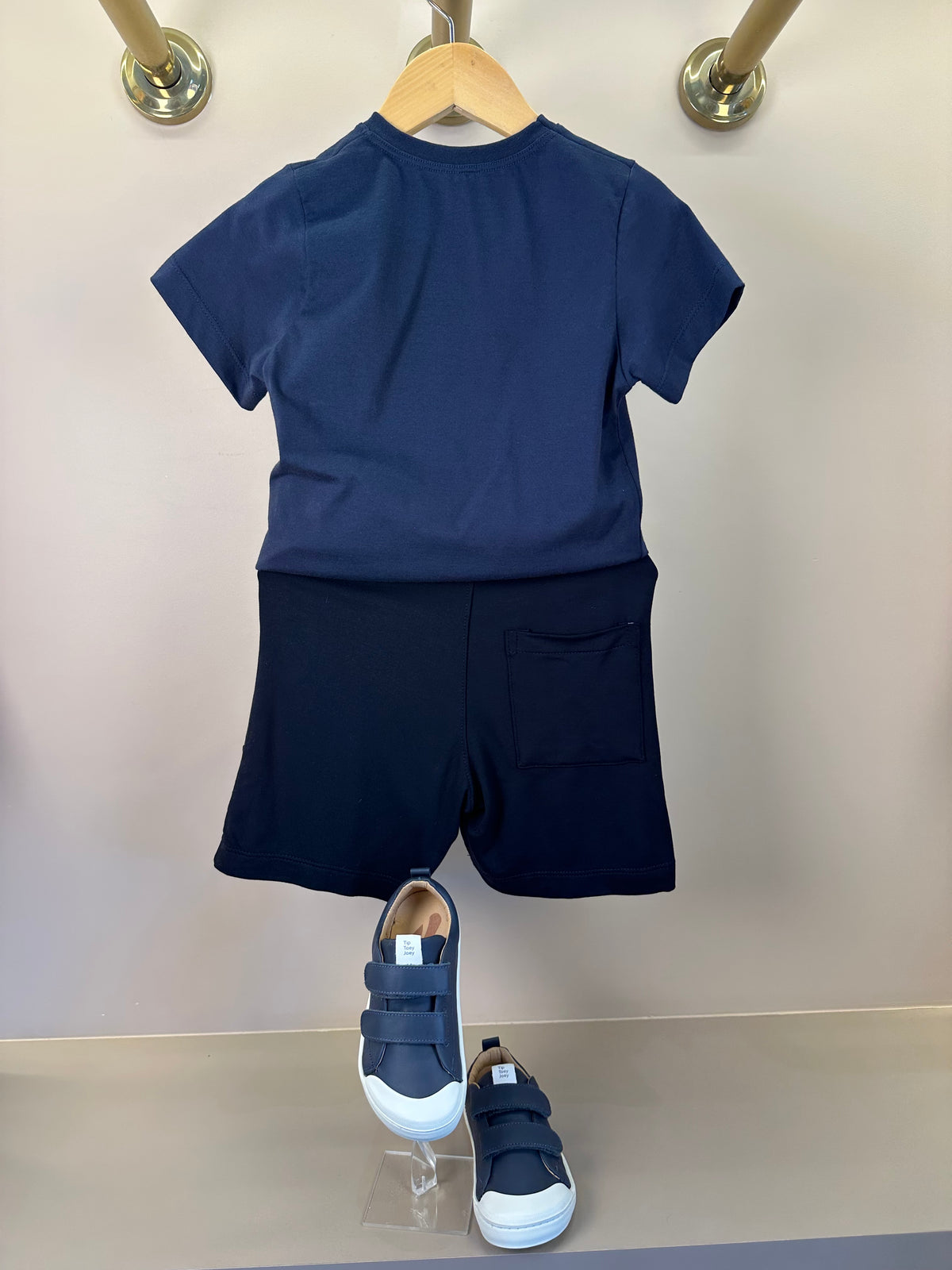 Conjunto Infantil Camiseta Johnny Jumpers Azul Marinho e Bermuda Molevisco Urban Flow Preto - Little Johnny