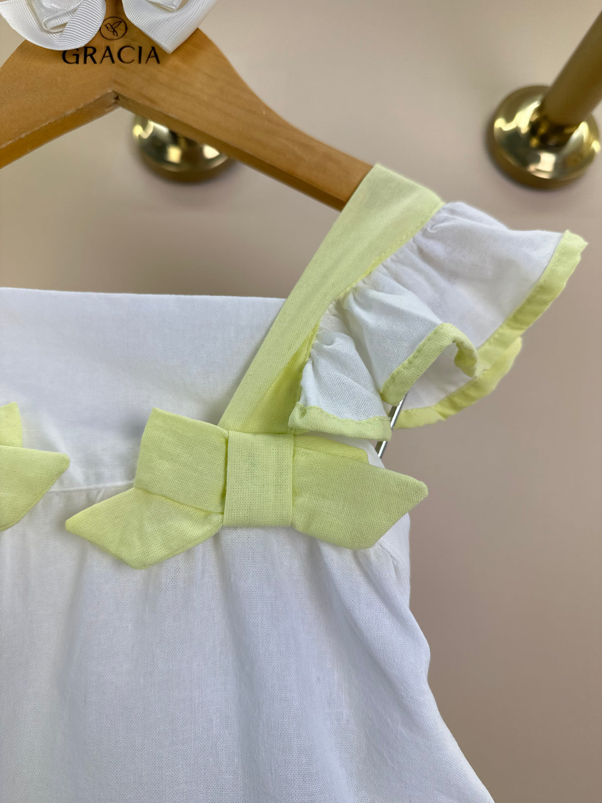 Conjunto Infantil Blusa Bordado Laços e Shorts Babadinho Amarelo - Petit Cherie