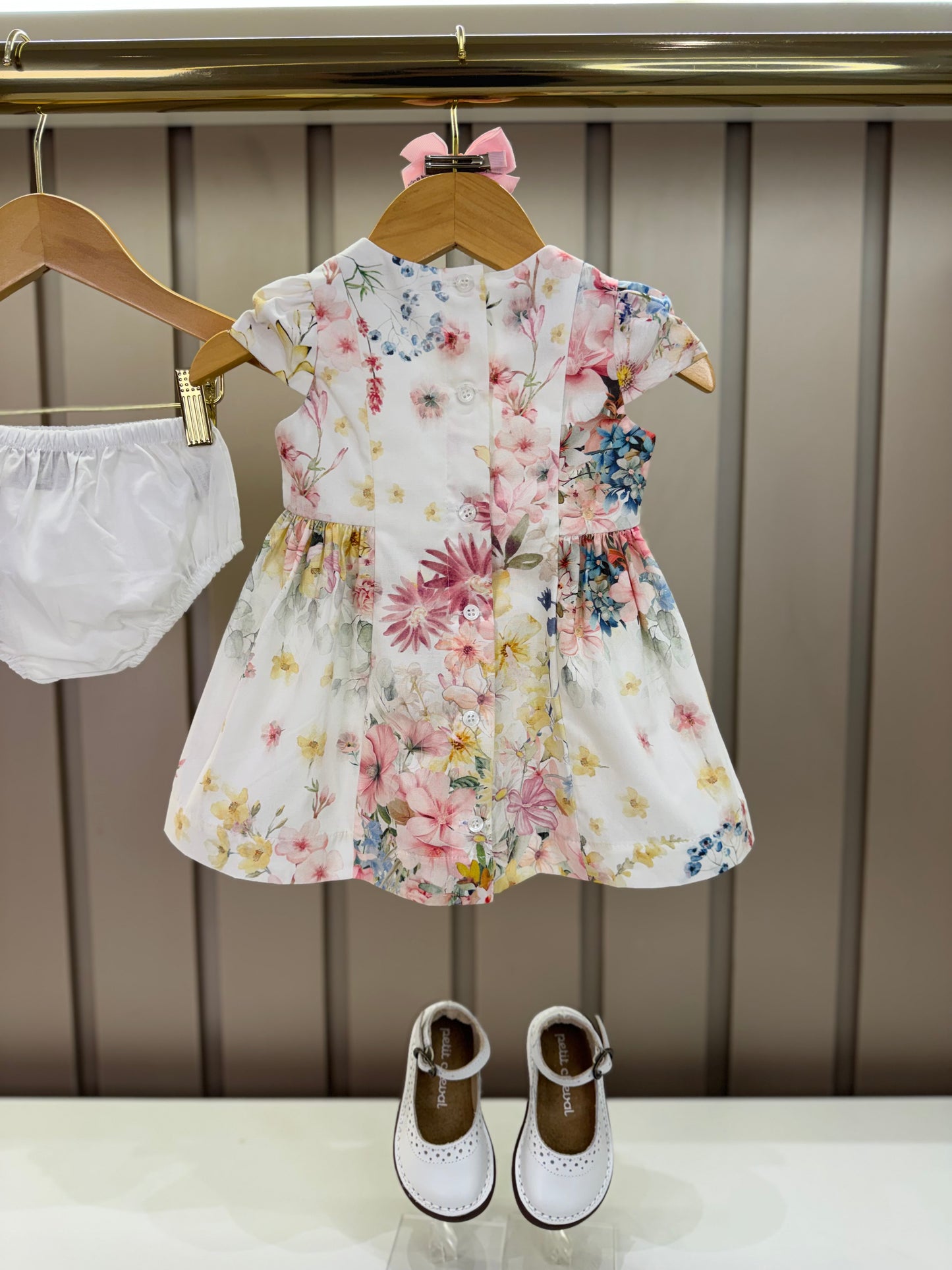 Vestido Bebê Algodão Pregas e Lacinho Com Calcinha Floral Candy - Um Mais Um