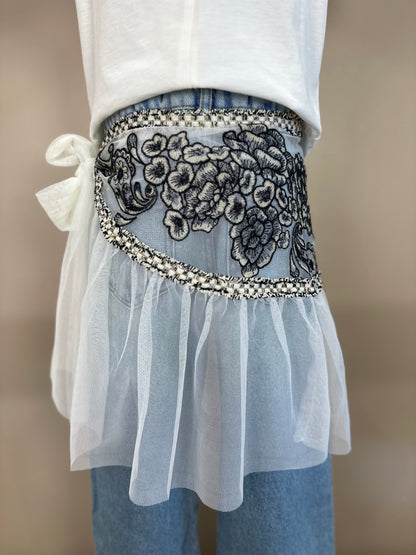 Conjunto Infantil Blusa Golinha Gravata Strass Pérola e Calça Jeans Lenço Bordado - Animê