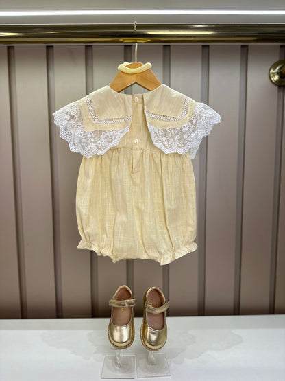 Pimpão Bebê Luxo Gola Bordada Renda Amarelo - Roana