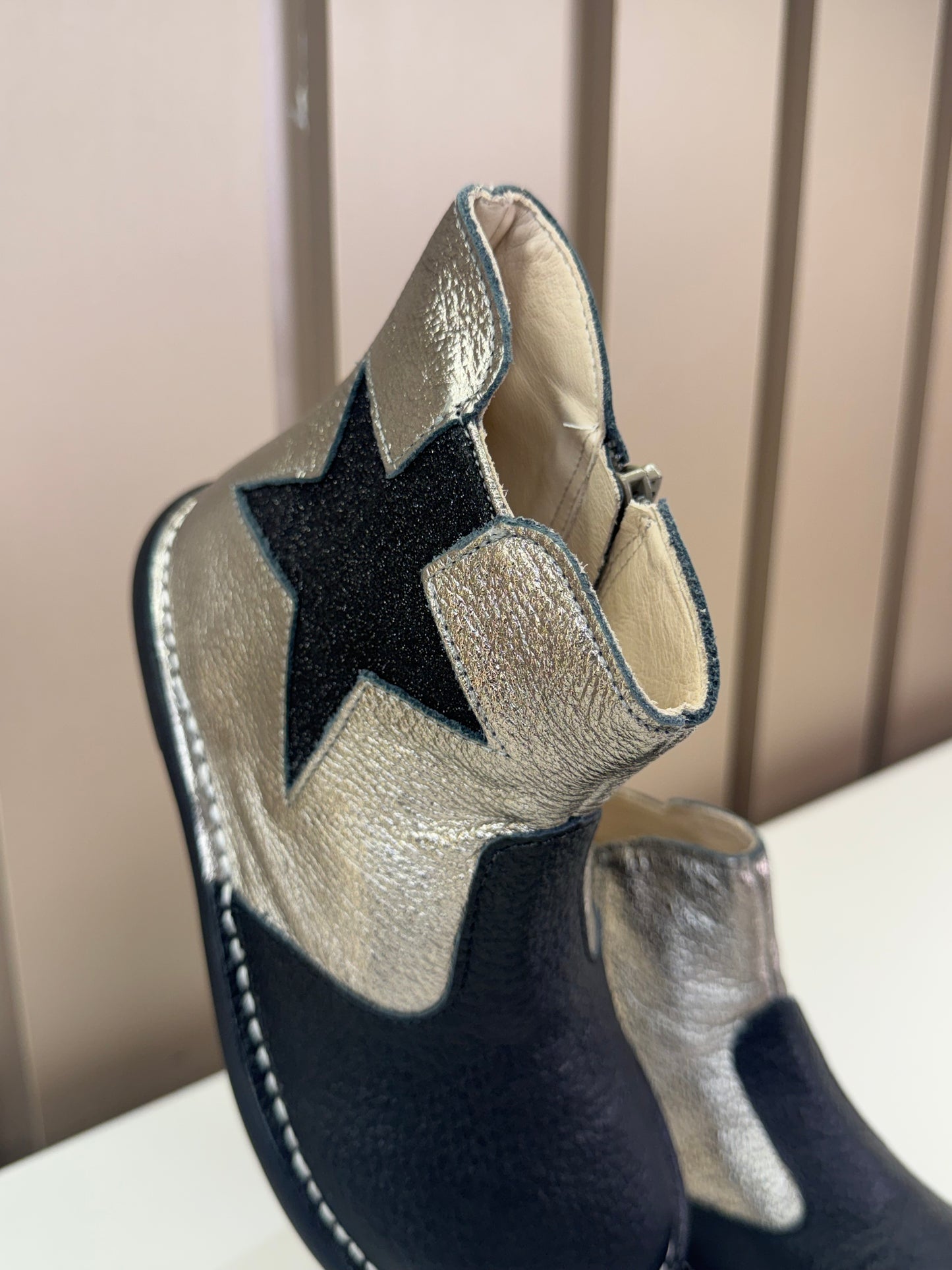 Bota Infantil Galáxia Preto e Metal - Petit Cheval