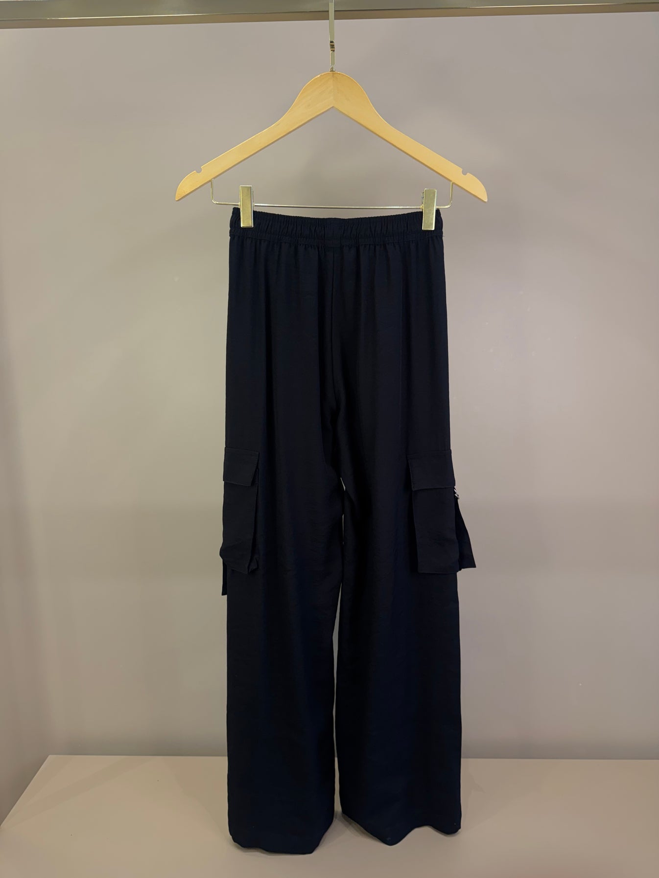 Conjunto Teen Suéter Tricot Dog Tennista Rosa e Calça Cargo Wide Leg Preta - Two In