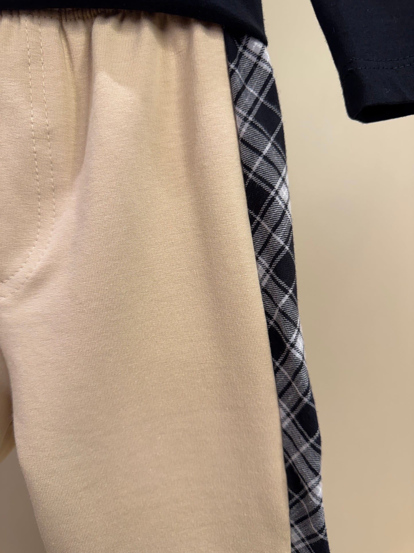 Conjunto Bebê Camiseta Algodão Ursinho Óculos Preta e Calça Moletom Bege - Um Mais Um