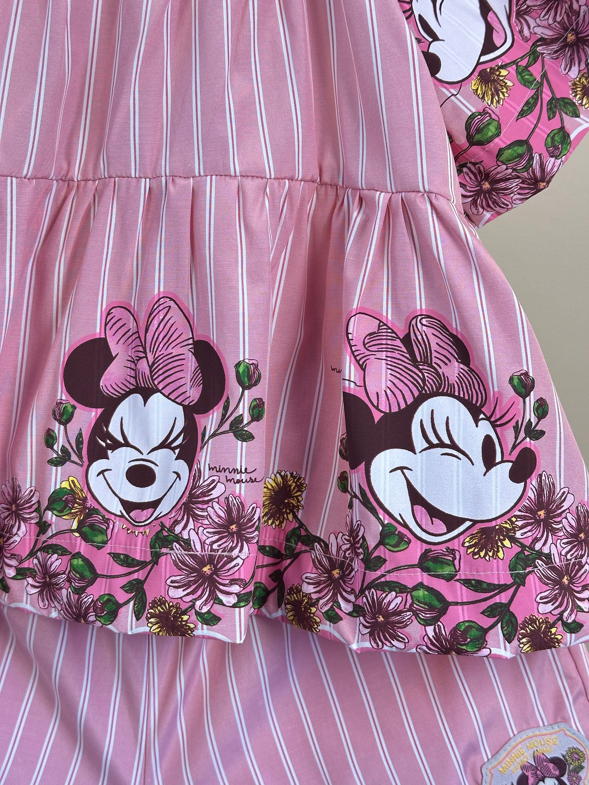 Conjunto Infantil Rosa Listrado Blusa Minnie Floral e Shorts - Animê