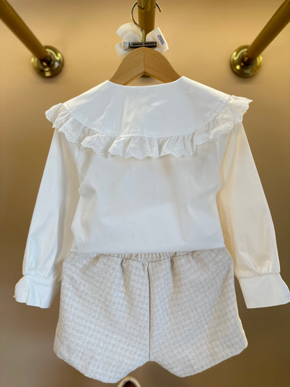 Conjunto Infantil Camisa Gola com Babado, Colete e Shorts Tweed Off White - Animê