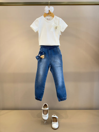 Conjunto Infantil Camiseta Off White Lacinho Tule e Calça Jogger Jeans Ursinho - Gabriela Aquarela