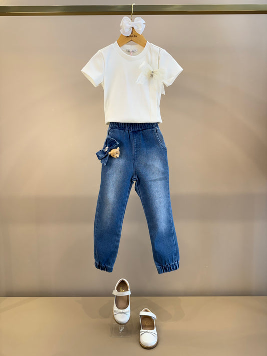 Conjunto Infantil Camiseta Off White Lacinho Tule e Calça Jogger Jeans Ursinho - Gabriela Aquarela
