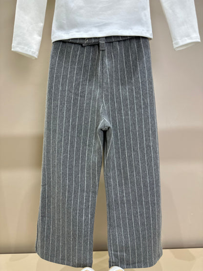 Conjunto Infantil Blusa ML em Cotton Off White e Calça em Malha Listrada - Infanti