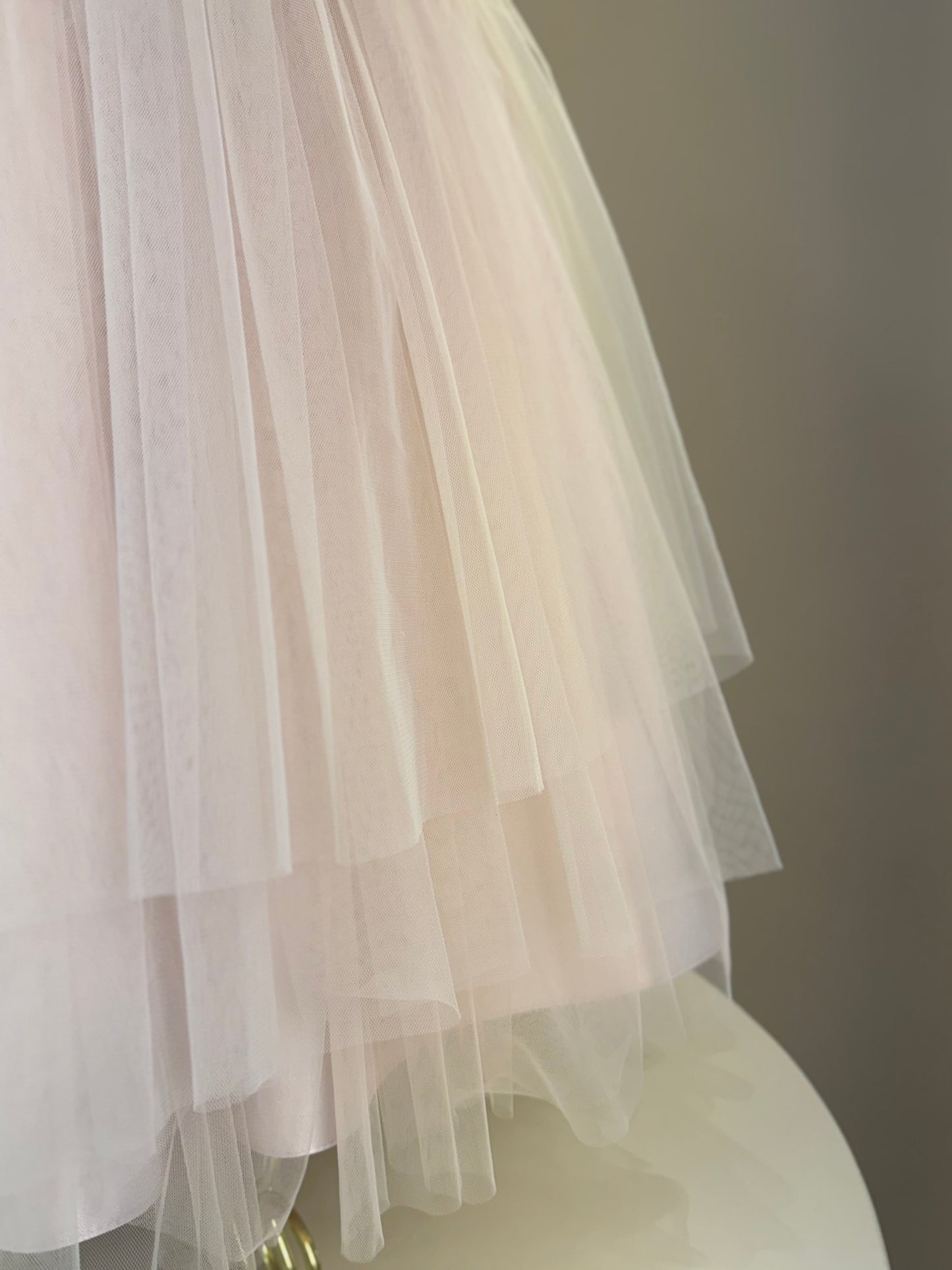 Vestido Infantil Festa Costas Trançadas e Flores Bordadas