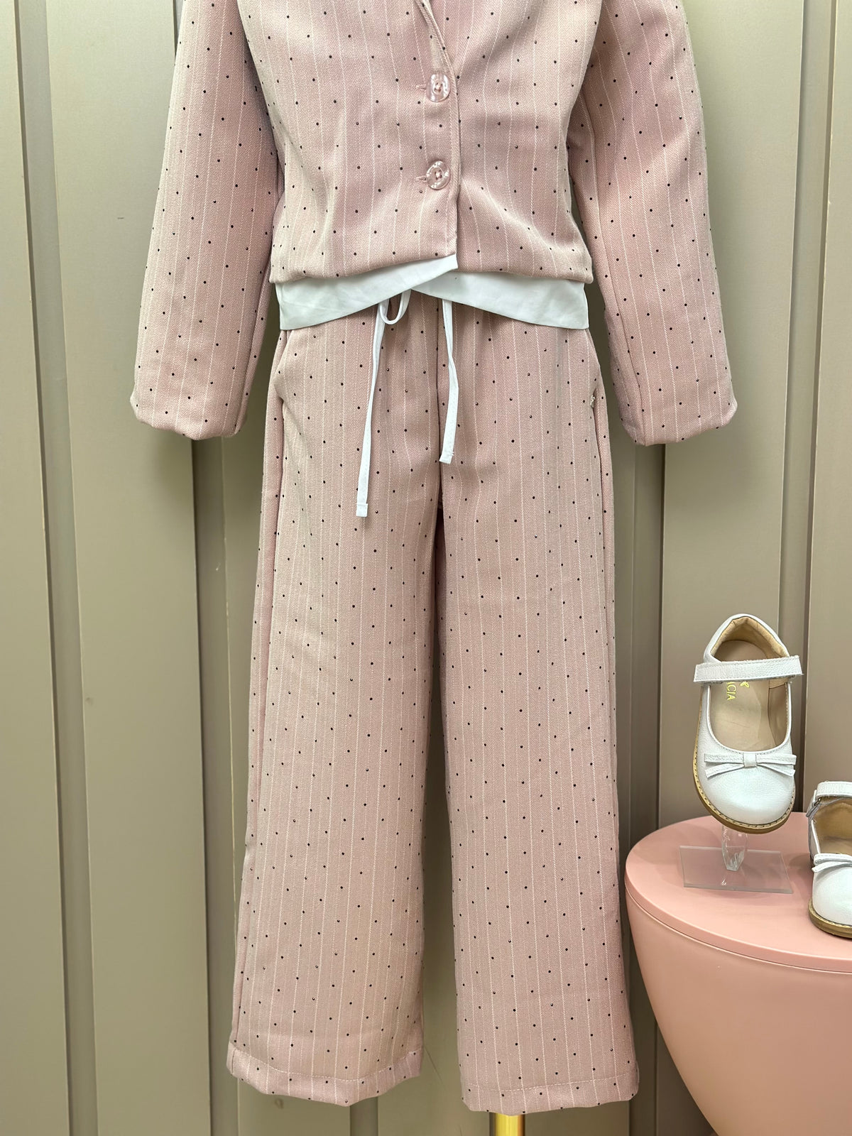 Conjunto Infantil Trio Blusa Lacinho, Casaqueto e Calça Alfaiataria Listrada Strass Rosé - Petit Cherie
