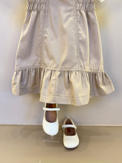 Salopete Infantil Sarja Bege com Camisa Gola Rendada Off White - Animê Petite