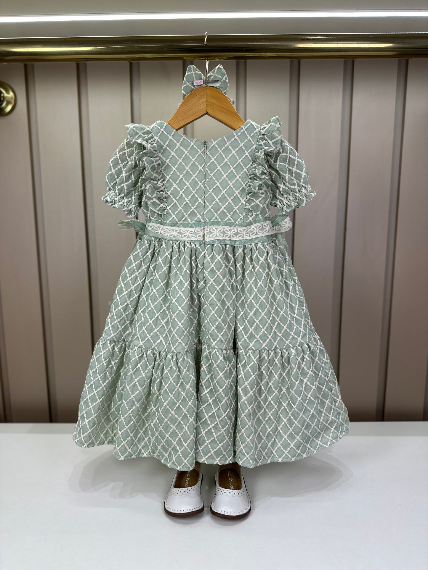 Vestido Bebê Clássico Luxo  Manga Babados e Laços Rendados Verde - Roana