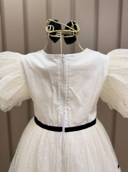 Vestido Infantil Conceito Tule Poá Rodado Aplicações e Laço Veludo Off White - Luluzinha
