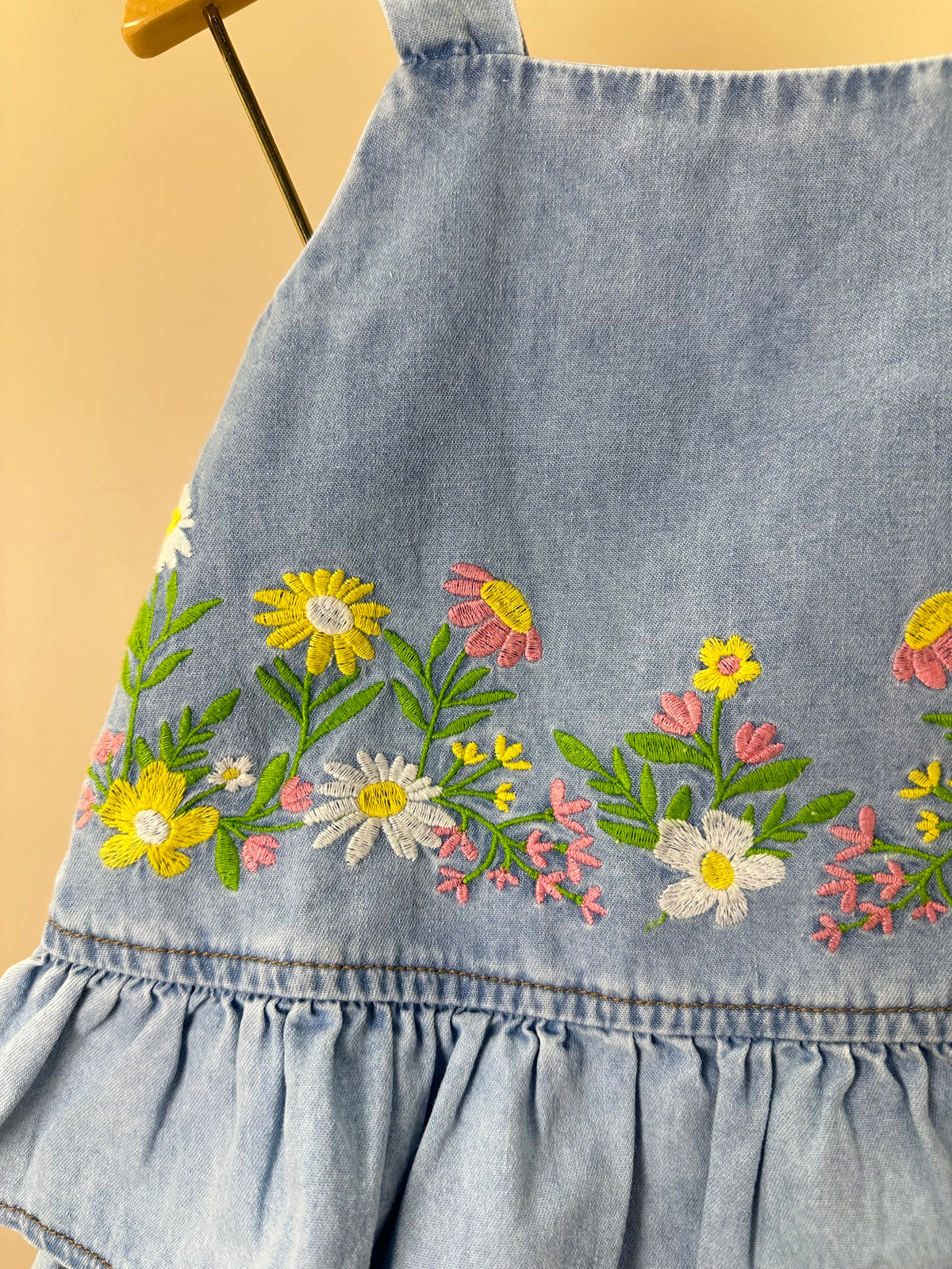Conjunto Infantil Jeans Blusa Bordado Floral e Shorts Saia - Animê