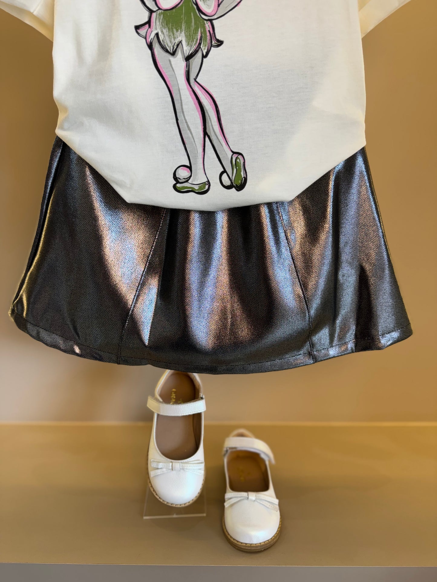 Conjunto Infantil Blusa Tiker Bell Off White e Saia Foil Prata - Animê Petite
