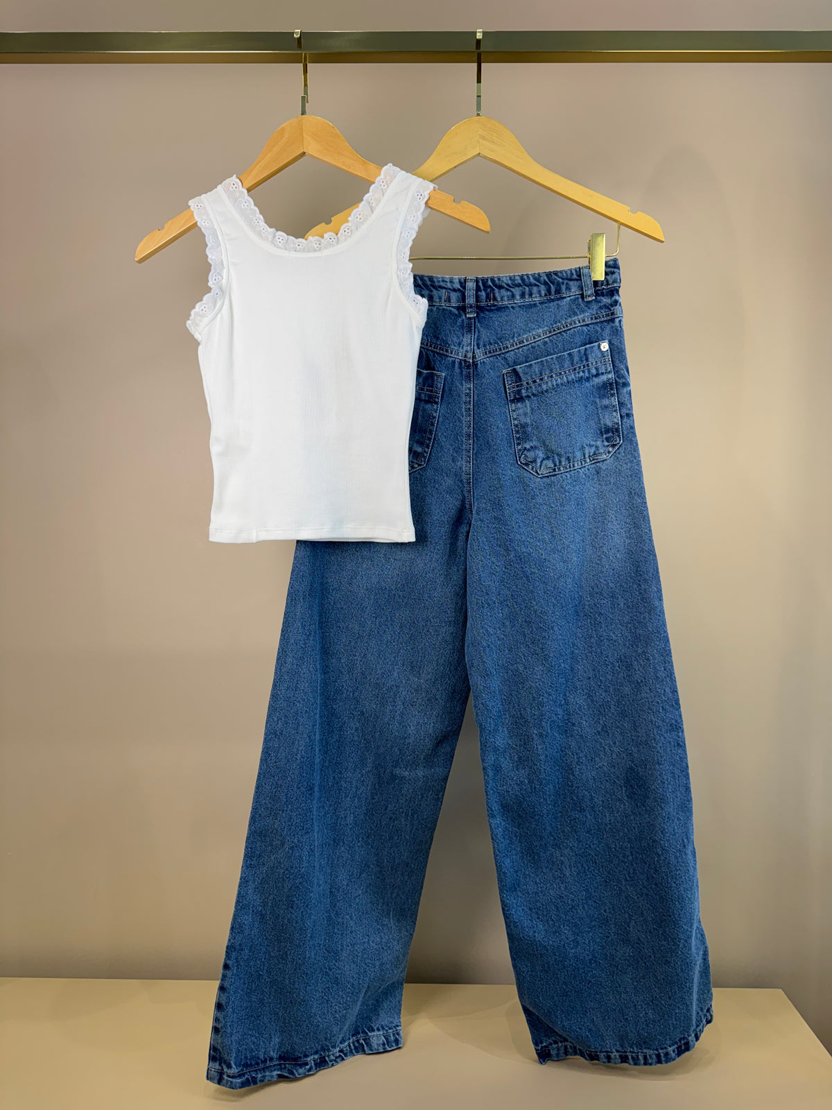 Blusa Teen Regata Off White Com Rendinha - Vanilla Cream