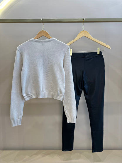 Conjunto Teen Blusa Suéter Tricot Dog Tennista E Calça Legging Cirrê com Bolsos Bege  - Two In