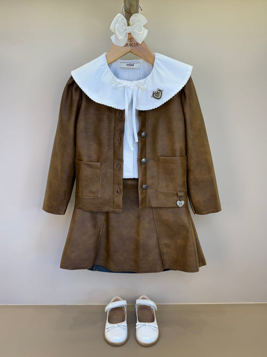 Conjunto Infantil Jaqueta Couro Tech Botões com Camisa Laço Gola e Saia Couro Tech Marrom - Animê