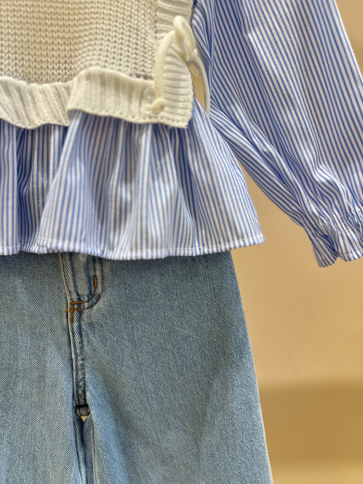 Conjunto Infantil Colete Tricot Off White e Calça Jeans Bordada Flores - Momi