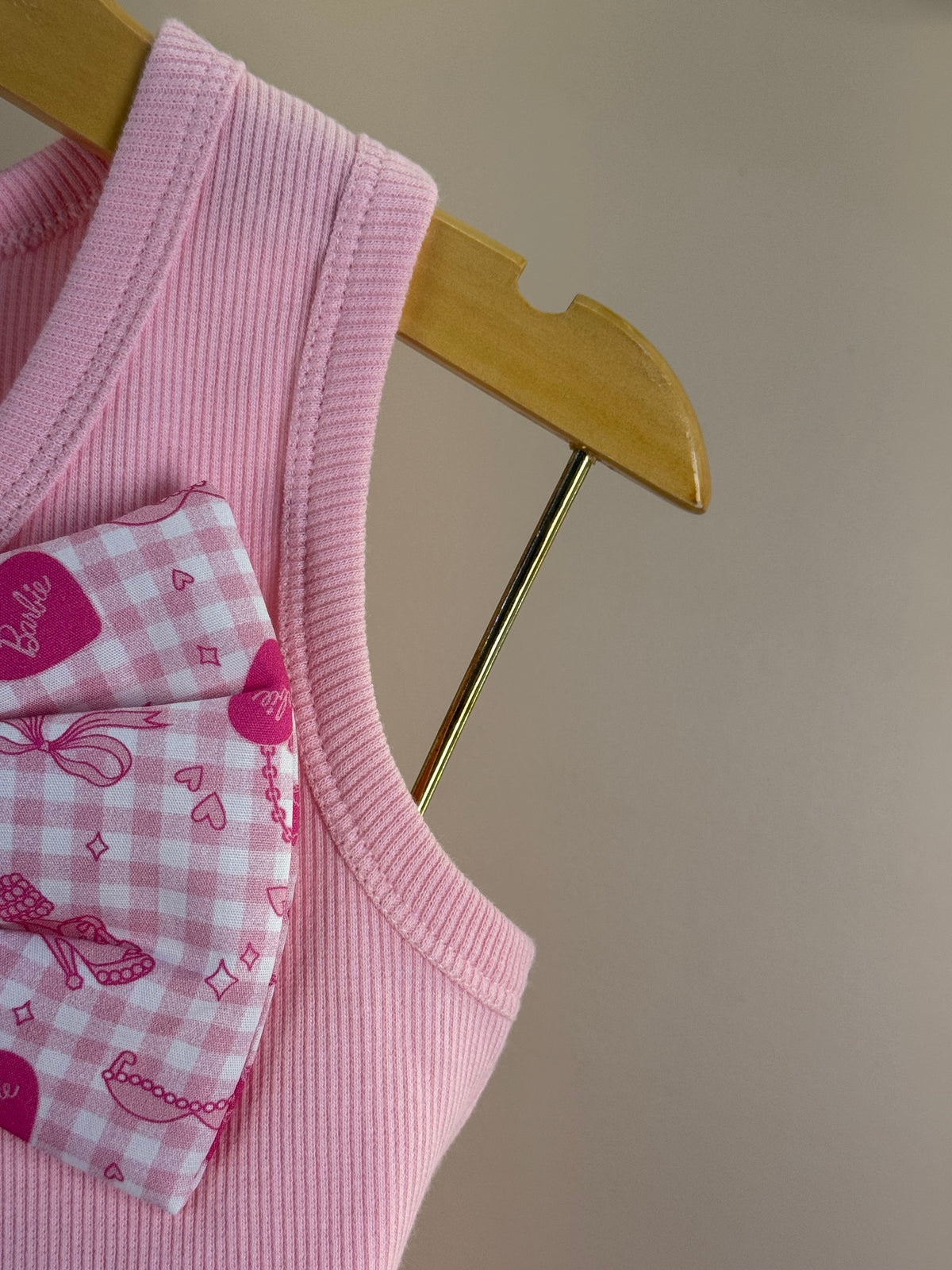 Conjunto Infantil Regata Cropped Laço Puffer Barbie Rosa e Shorts Babado Balonê Rosa Xadrez - Pituchinhus
