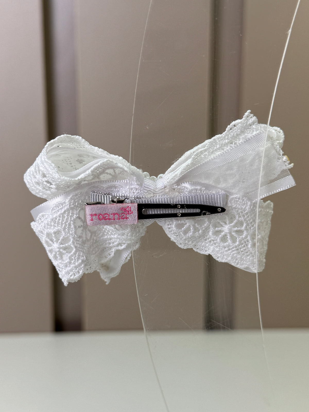 Laço Infantil Renda Branco Miolo Pérolas - Roana