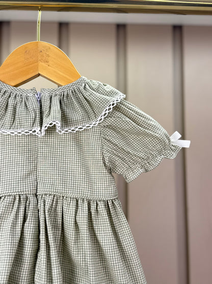 Vestido Infantil Clássico Luxo Rococo Verde Busto Bordado - Roana