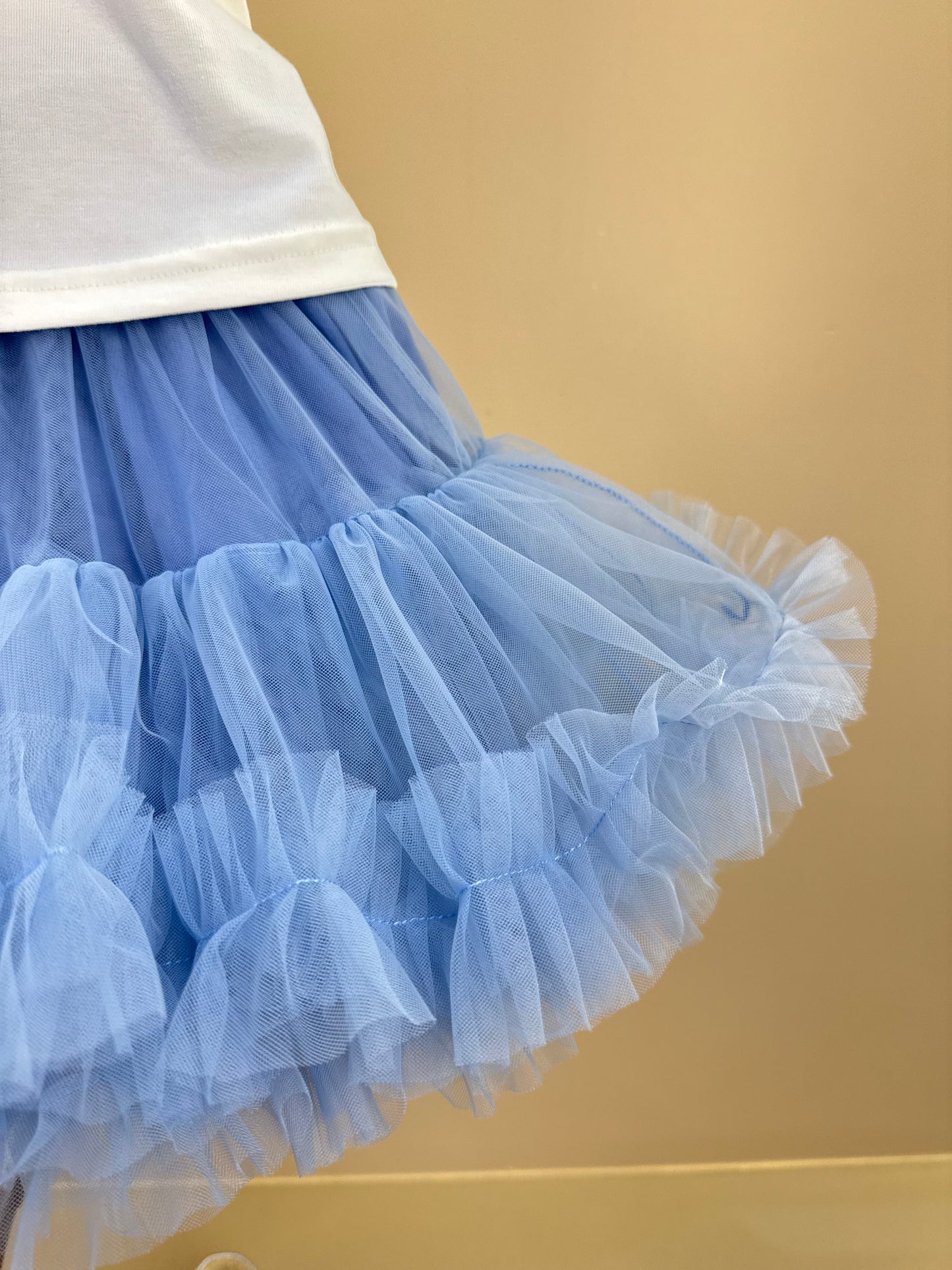Conjunto Infantil Blusa Cotton Off White Love E Saia Tule Azul Fru-Fru - Pituchinhus