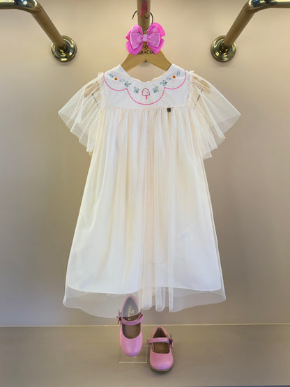 Vestido Infntil Tule Amplo Bordadinhos Gola Bege - Mon Sucré