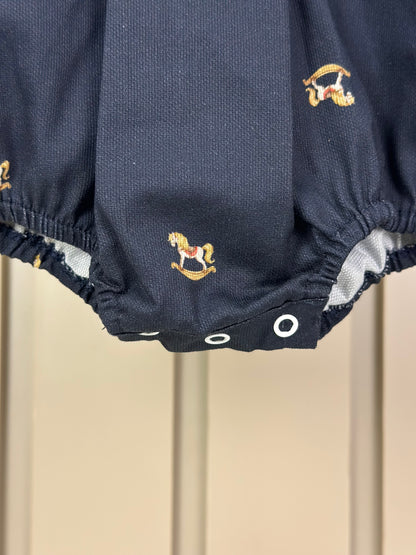 Pimpão Bebê Clássico Preto Gola Branca Bordada Cavalinho - Roana