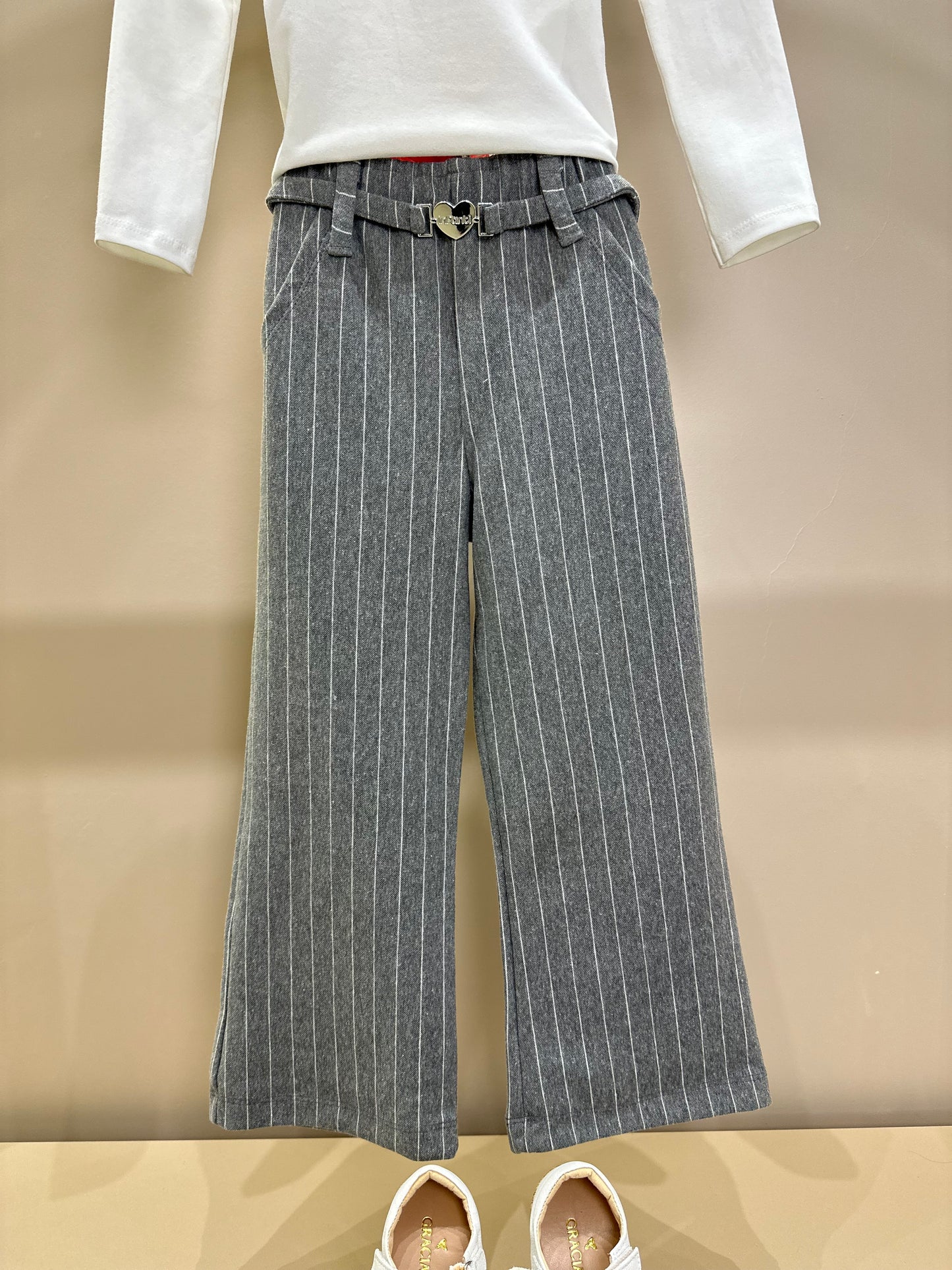 Conjunto Infantil Blusa ML em Cotton Off White e Calça em Malha Listrada - Infanti