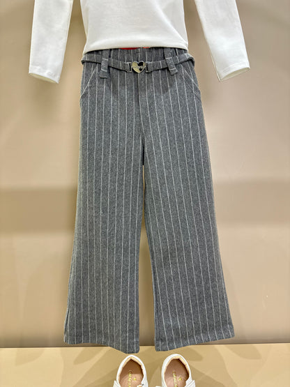 Conjunto Infantil Blusa ML em Cotton Off White e Calça em Malha Listrada - Infanti