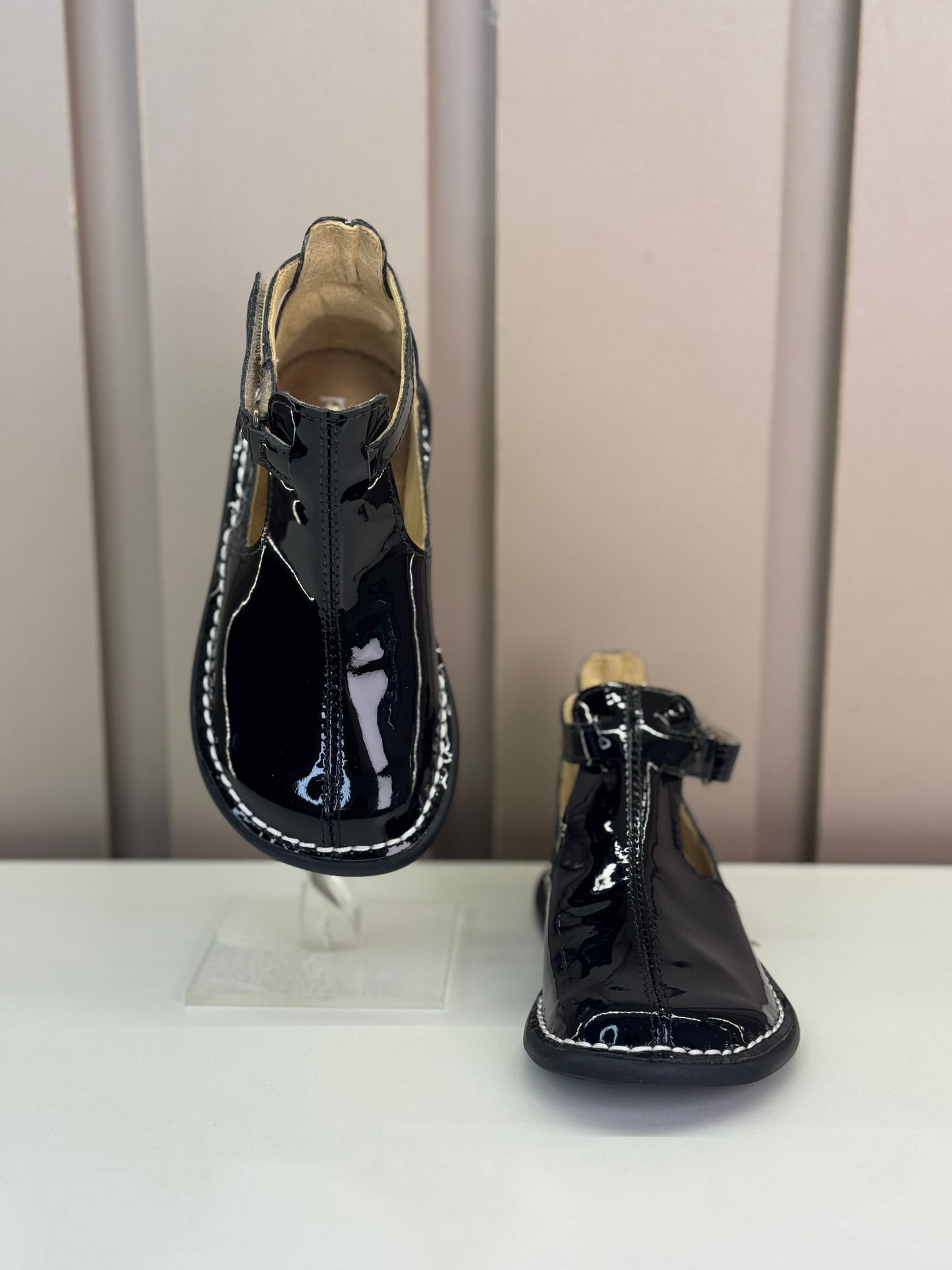 Bota Infantil Meia-Lua Verniz Noir - Petit Cheval