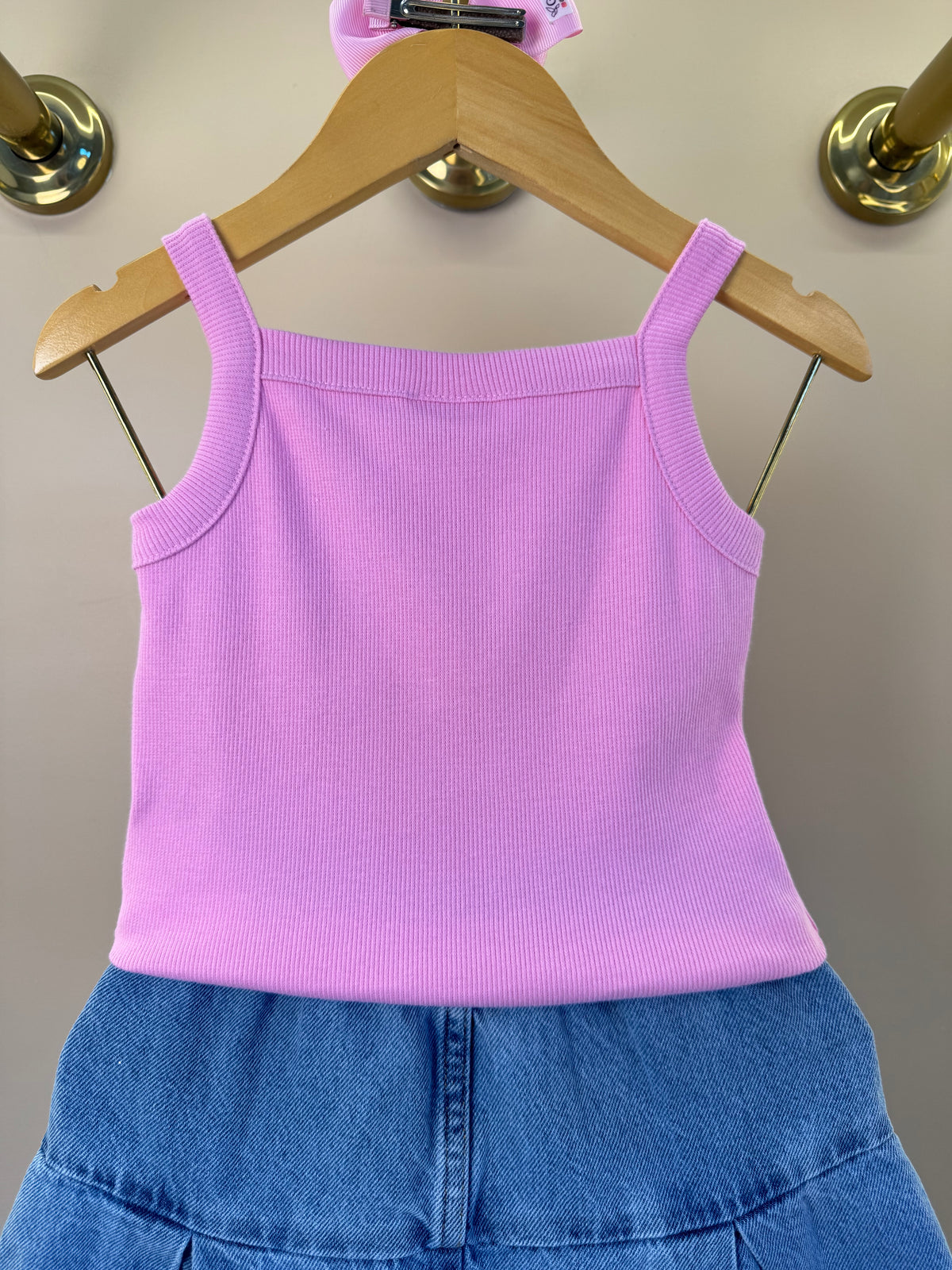 Conjunto Infantil Regata Rosa Com Cerejas e Saia Jeans Pregas Com Pingente - Momi