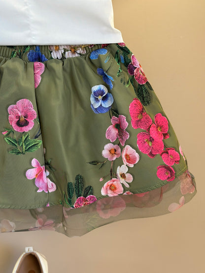 Conjunto Infantil Blusa Off White e Saia Conceito Tule Floral Bordado Verde Forest - Animê