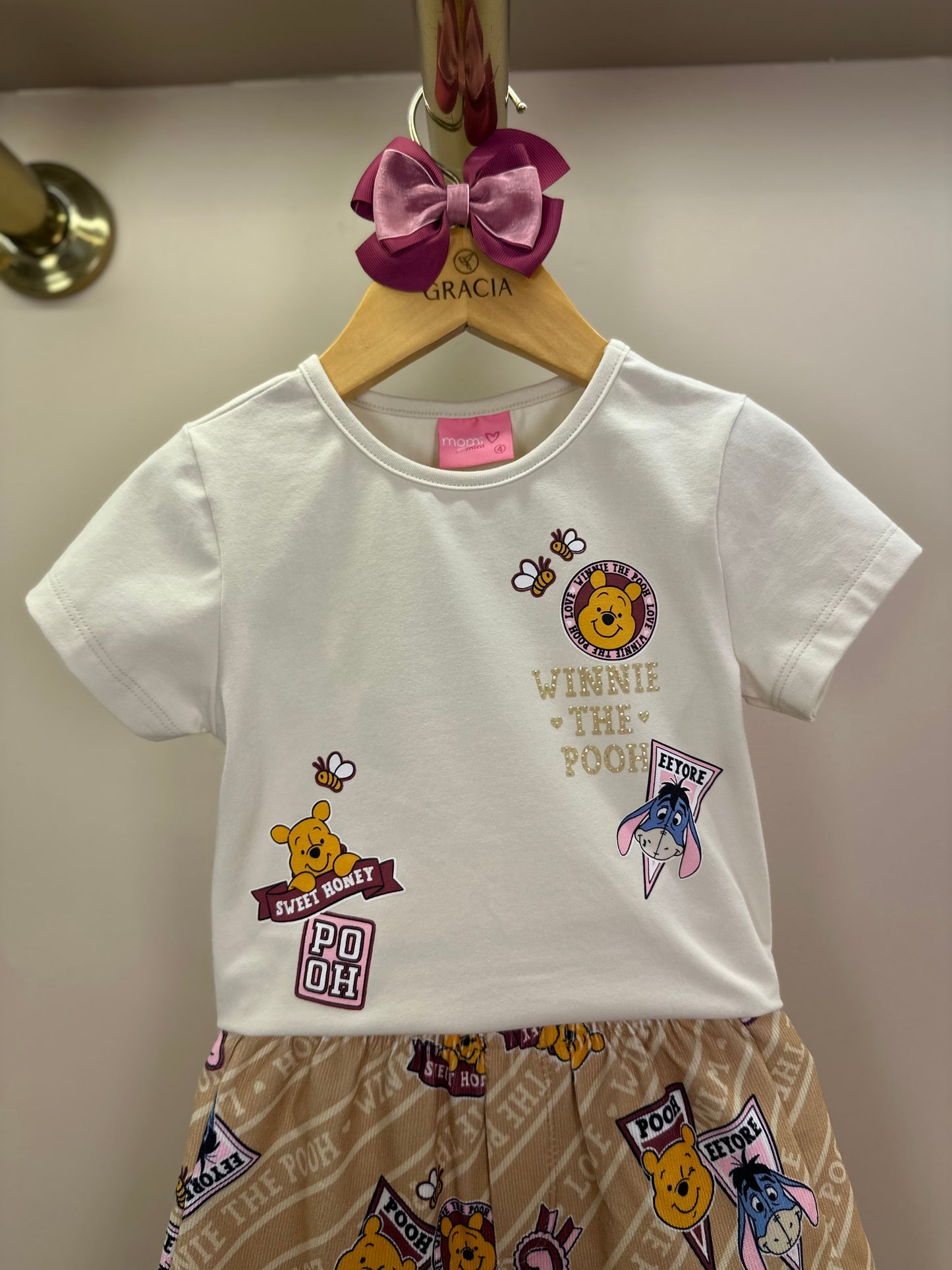 Conjunto Infantil Blusa MC Branca Pooh e Shorts Bege Vanilla - Momi