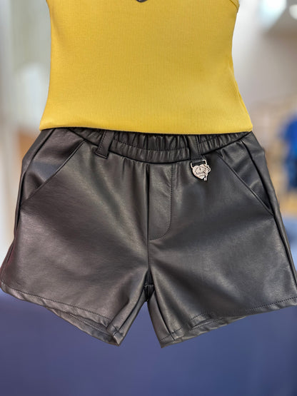 Conjunto Infantil Blusa Daisy Amarela e Shorts Couro Tech - Animê
