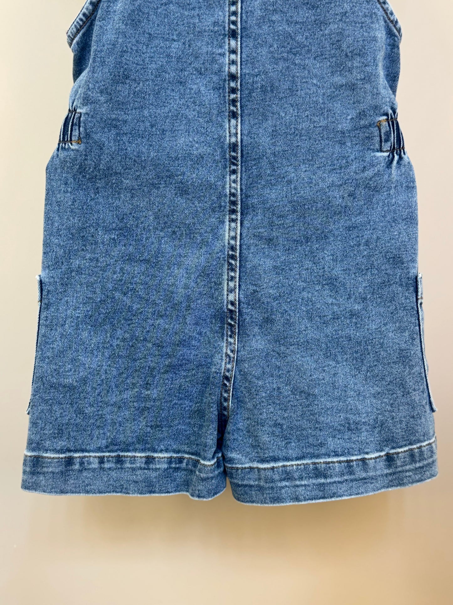 Jardineira Infantil Jeans Disney - Animê